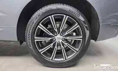 Volvo XC60 2019 2.0 автомат (гидро), миниатюра 5