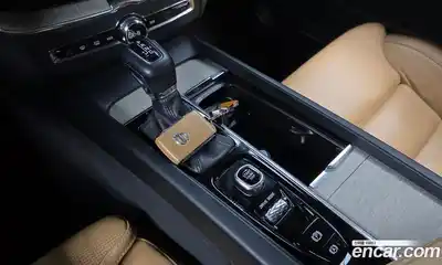 Volvo XC60 2019 2.0 автомат (гидро), миниатюра 9