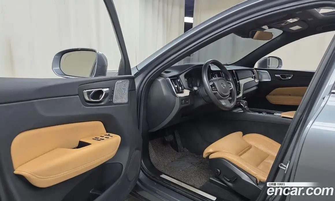Volvo XC60 2019 2.0 автомат (гидро), фото 10
