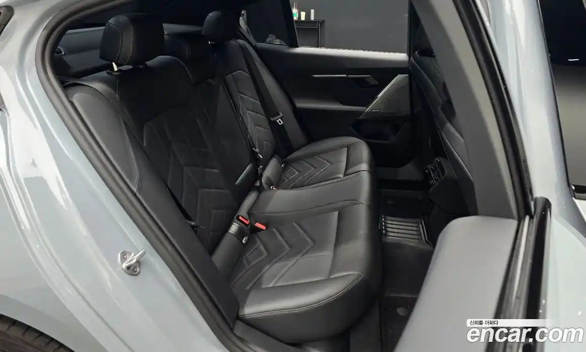 BMW 5 серия 2025 2.0 автомат (гидро), фото 15