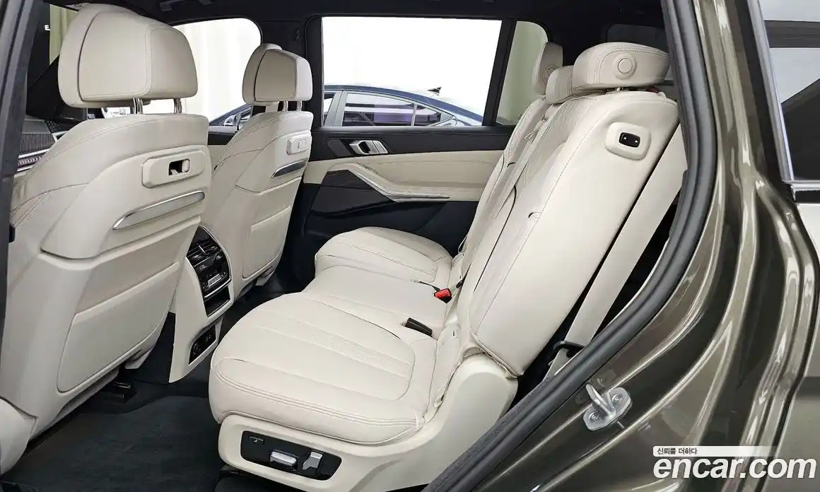 BMW X7 2025 3.0 автомат (гидро), фото 16