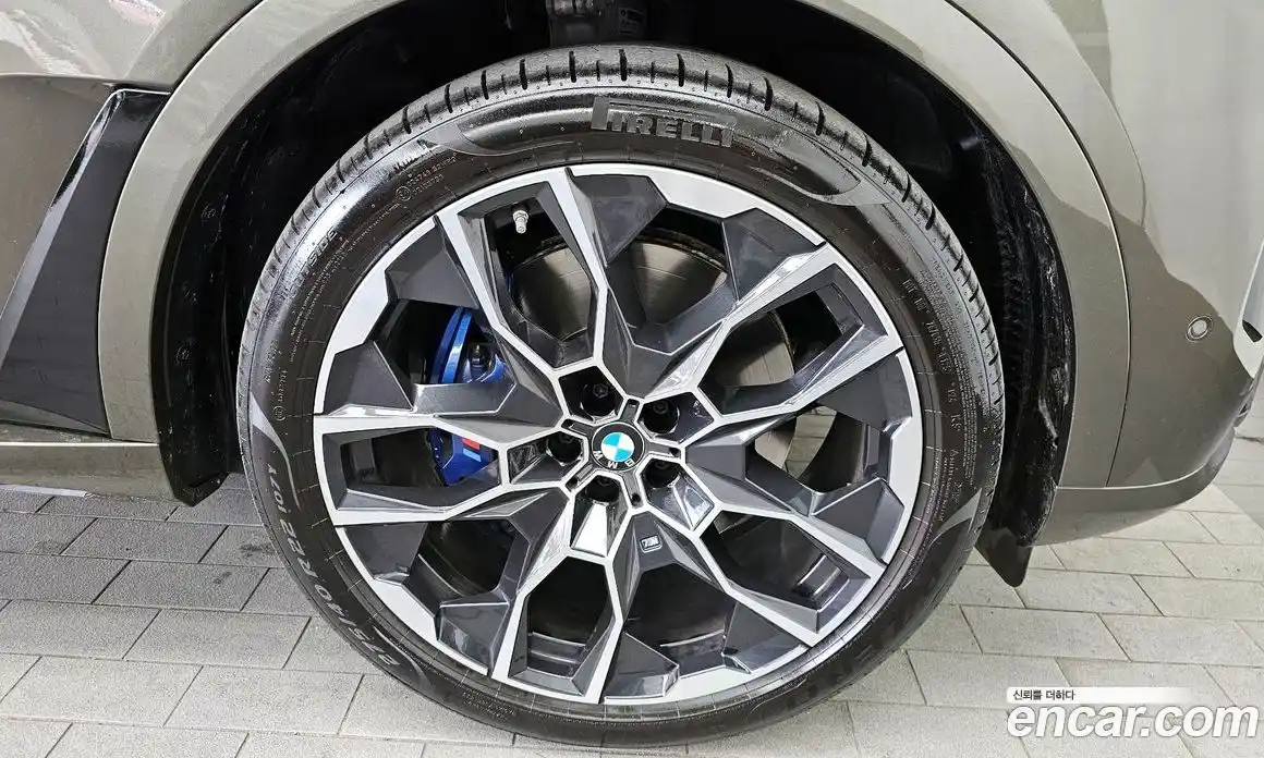 BMW X7 2025 3.0 автомат (гидро), фото 7