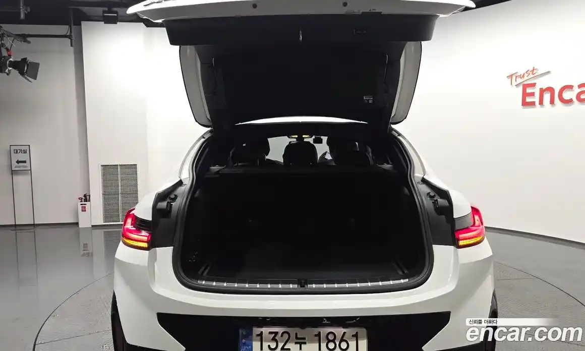 BMW X4 2024 2.0 гидро, фото 25