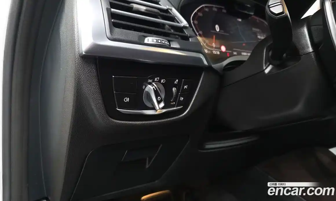 BMW X4 2024 2.0 гидро, фото 31