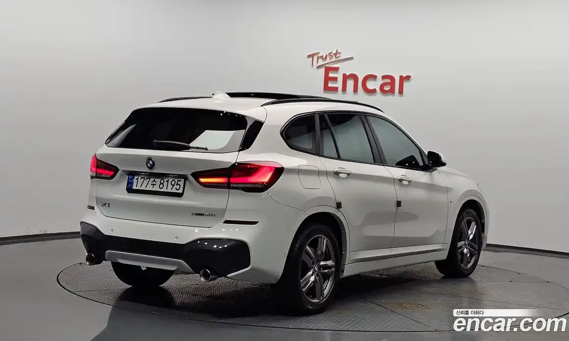BMW X1 2022 2.0 гидро, фото 1