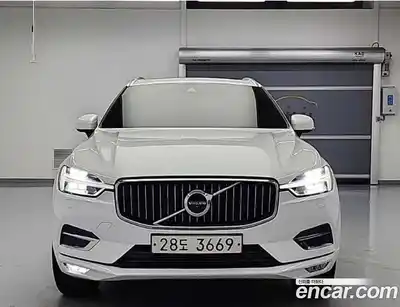 Volvo XC60 2018 2.0 автомат (гидро), миниатюра 2