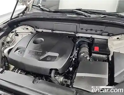 Volvo XC60 2018 2.0 автомат (гидро), миниатюра 5