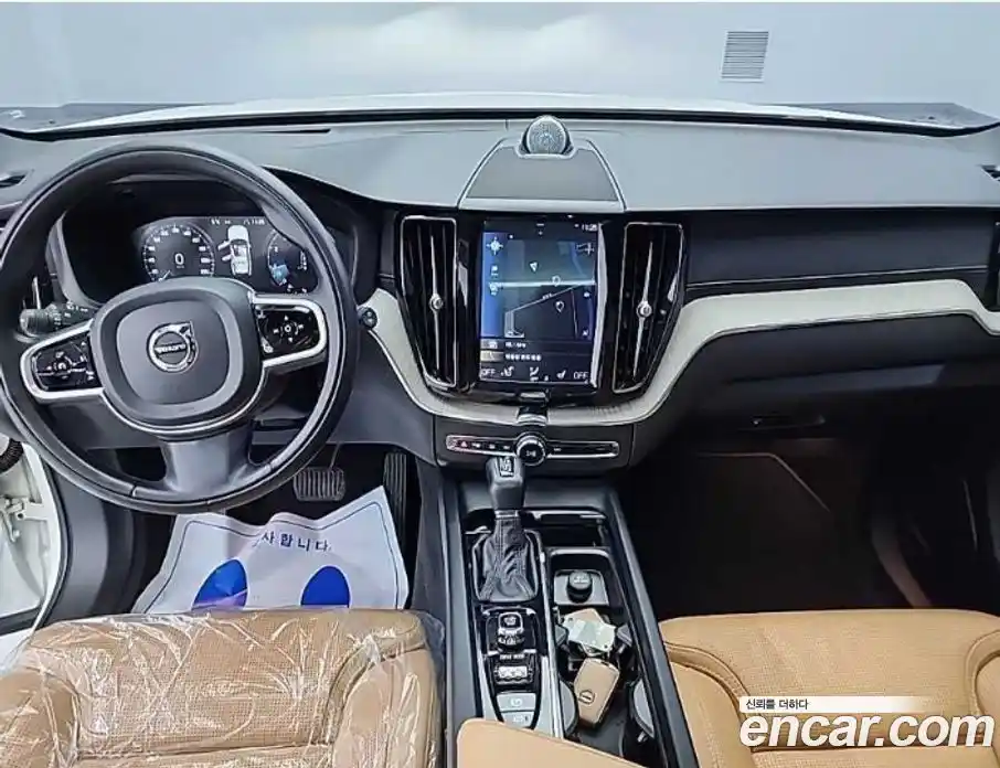 Volvo XC60 2018 2.0 автомат (гидро), фото 7