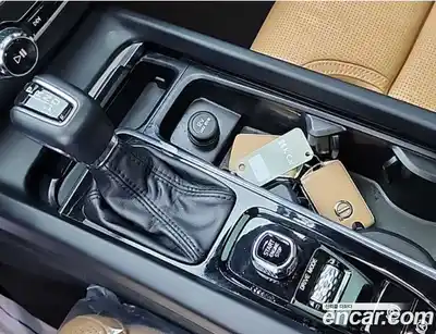 Volvo XC60 2018 2.0 автомат (гидро), миниатюра 8