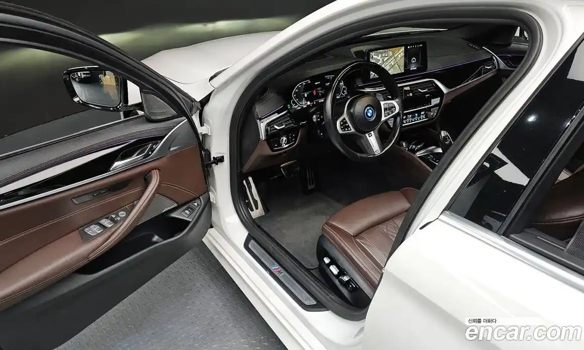BMW 5-Series 2022 2.0 гидро, фото 16