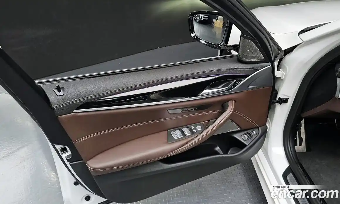 BMW 5-Series 2022 2.0 гидро, фото 23