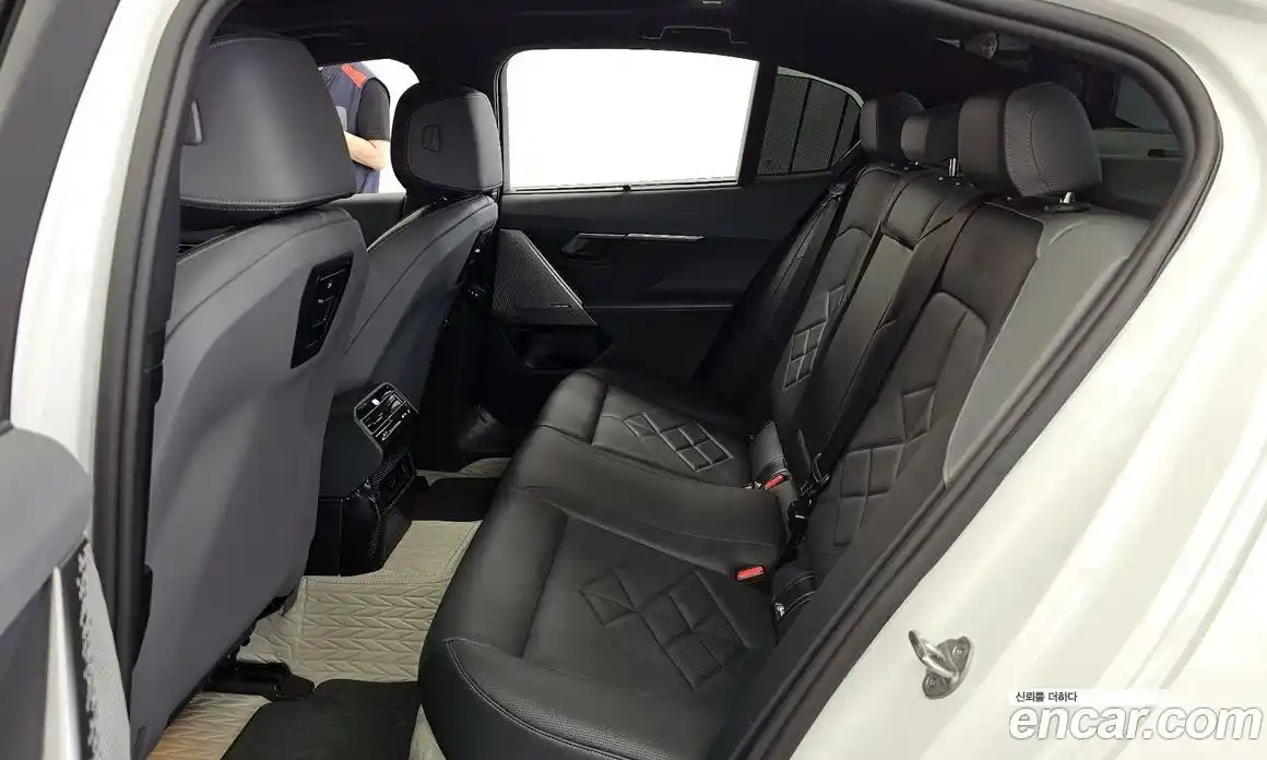 BMW i5 2024 0.2 автомат (гидро), фото 16