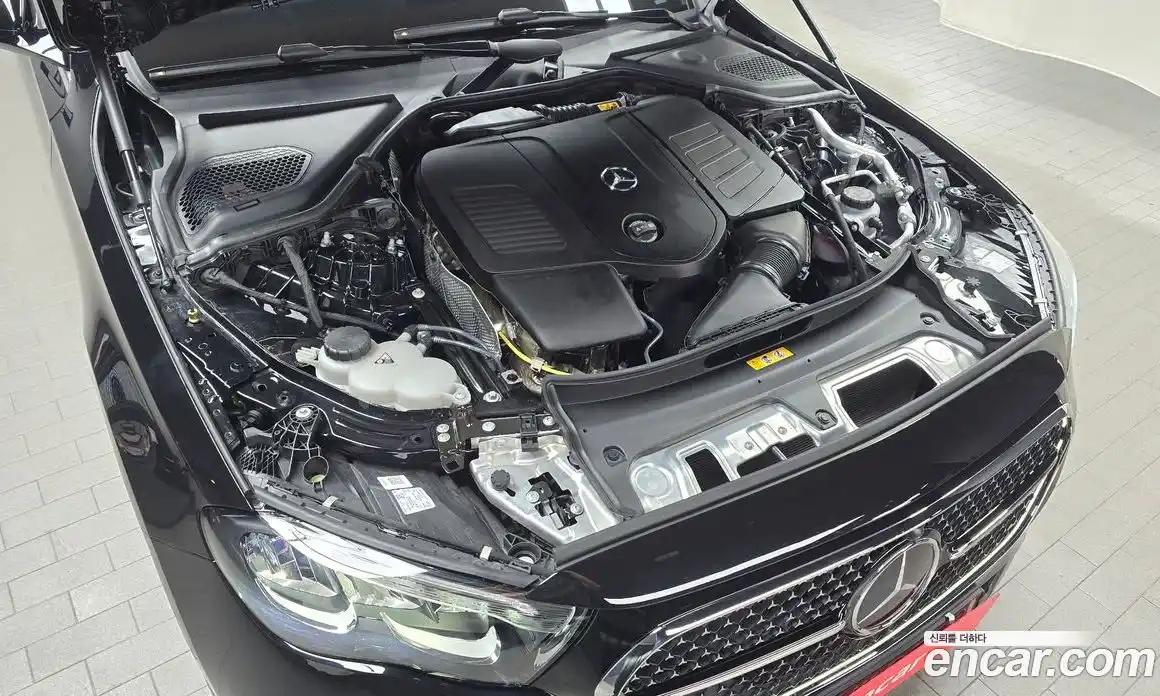 Mercedes-Benz E-Class 2025 2.0 гидро, фото 6