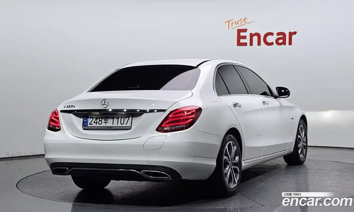 Mercedes-Benz C-Class 2018 2.0 гидро, фото 1