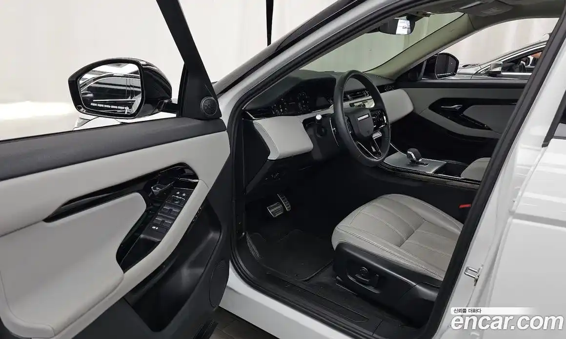 Land Rover Range Rover Evoque 2024 2.0 автомат (гидро), фото 13