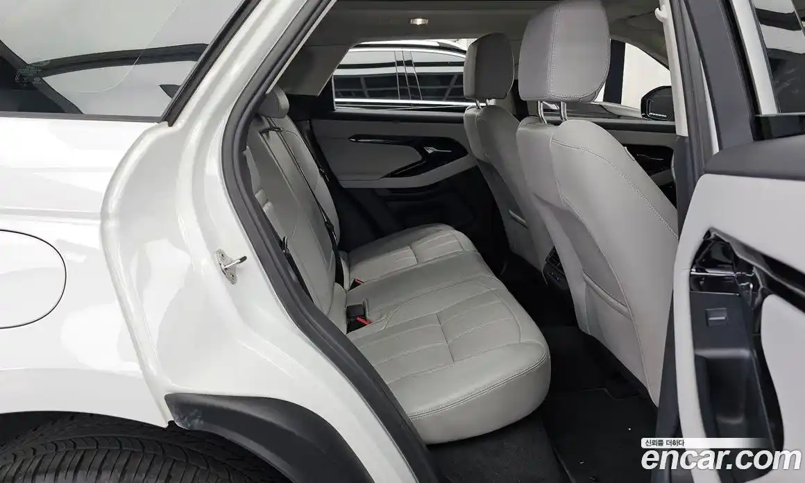 Land Rover Range Rover Evoque 2024 2.0 автомат (гидро), фото 18