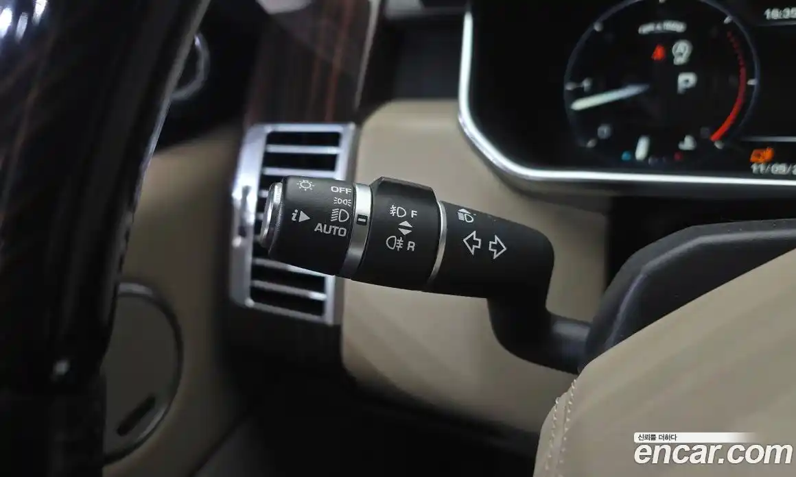 Land Rover Range Rover 2016 4.4 автомат (гидро), фото 16