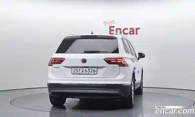 Volkswagen Tiguan 2020 2.0 автомат (гидро), миниатюра 4