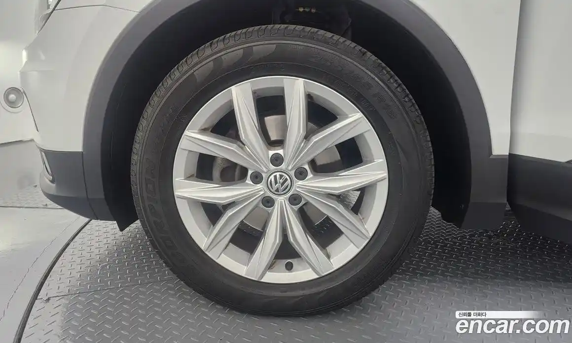 Volkswagen Tiguan 2020 2.0 автомат (гидро), фото 5