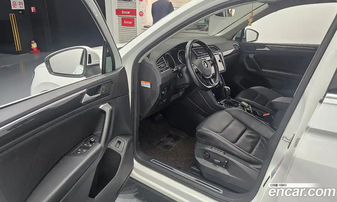 Volkswagen Tiguan 2020 2.0 автомат (гидро), фото 10