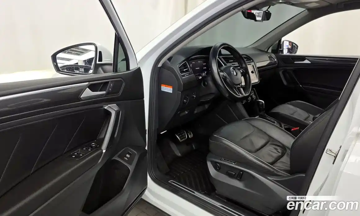 Volkswagen Tiguan 2020 2.0 автомат (гидро), фото 13