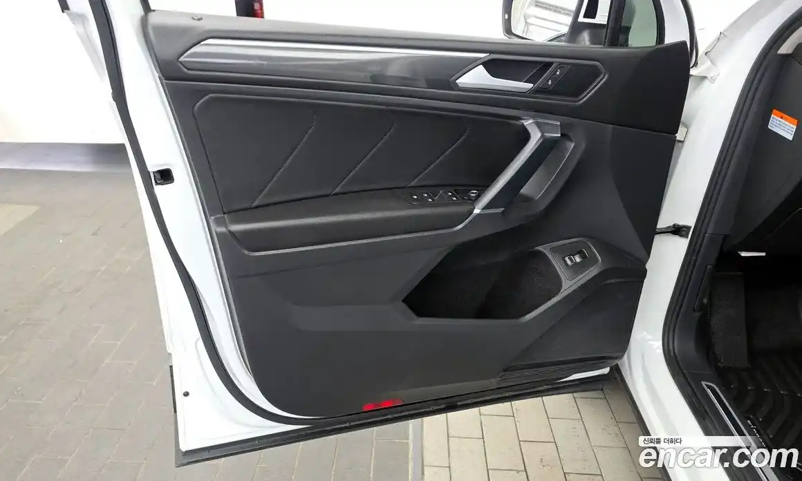 Volkswagen Tiguan 2020 2.0 автомат (гидро), фото 14