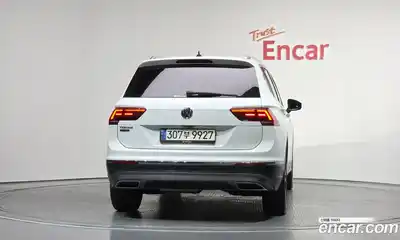Volkswagen Tiguan 2020 2.0 автомат (гидро), миниатюра 4