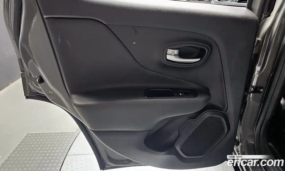 Jeep Renegade 2021 2.4 автомат (гидро), фото 15