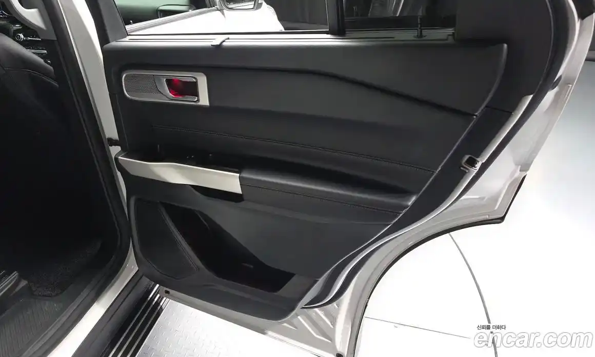 Ford Explorer 2021 2.3 автомат (гидро), фото 15