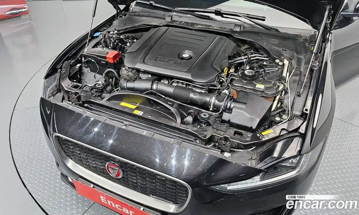Jaguar XE 2020 2.0 гидро, фото 10