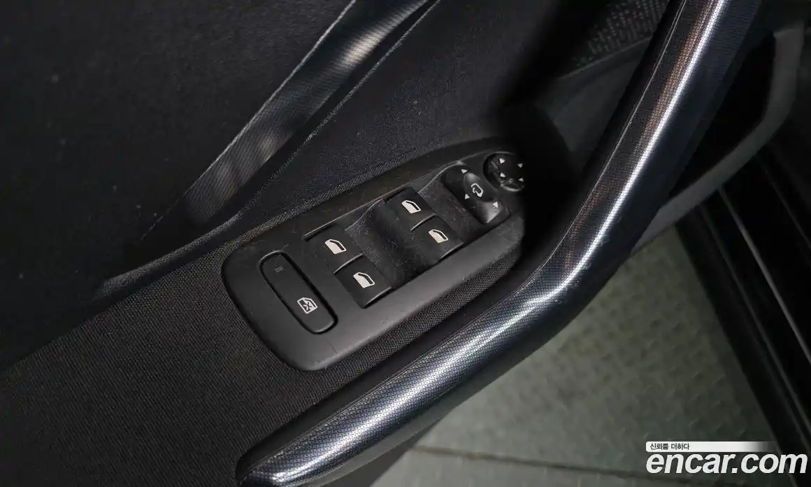 Peugeot 2008 2015 1.6 автомат (гидро), фото 18