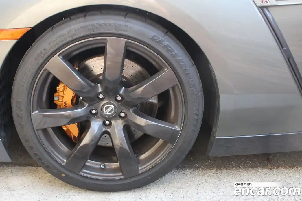 Nissan GT-R 2010 3.8 гидро, фото 5