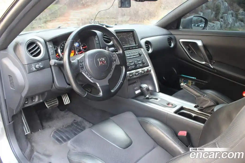 Nissan GT-R 2010 3.8 гидро, фото 7