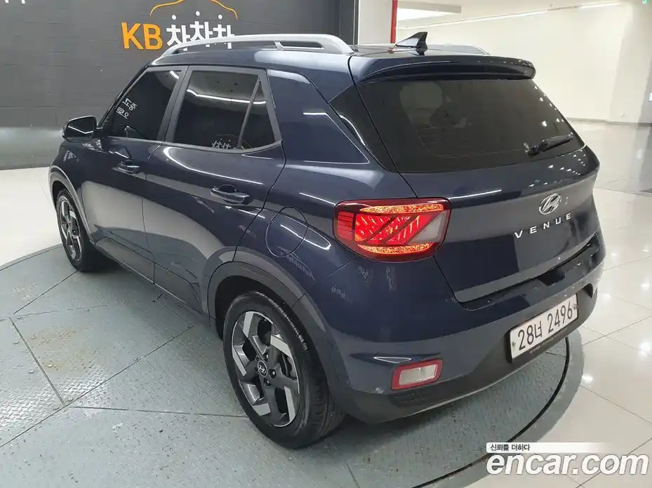 Hyundai Venue 2019 1.6 автомат (гидро), фото 18