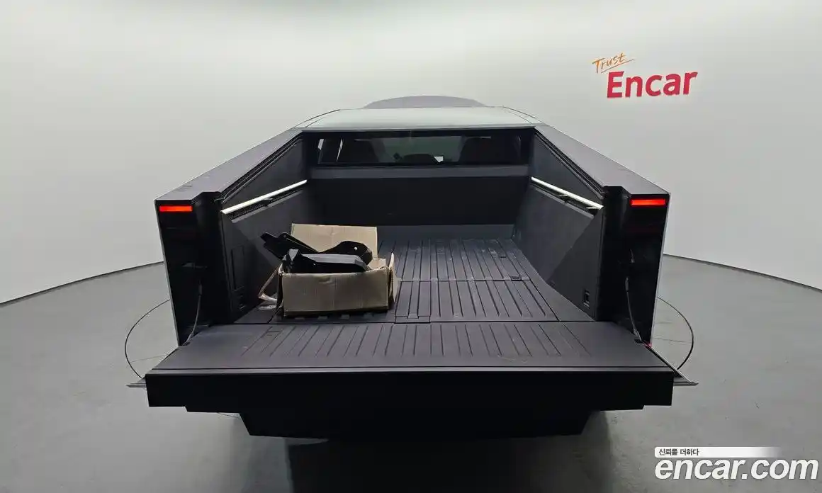 Tesla Cybertruck 2024 0.1 гидро, фото 20