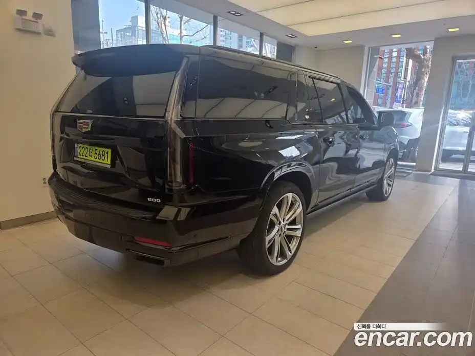 Cadillac Escalade 2025 6.2 гидро, фото 6