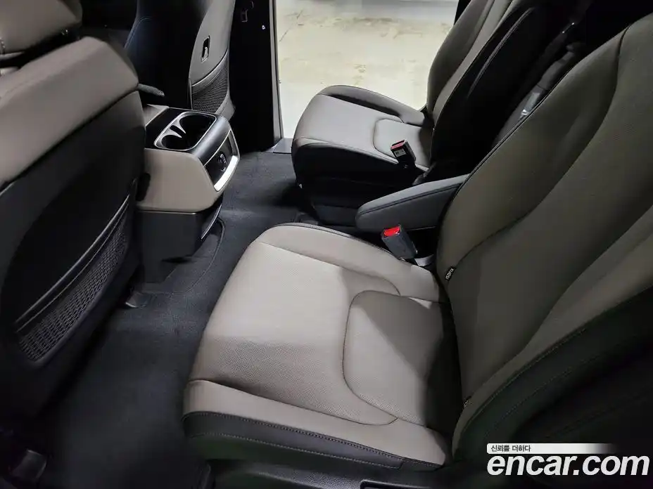 Kia Carnival 2025 1.6 автомат (гидро), фото 16