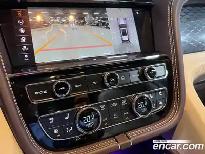 Bentley Bentayga 2021 4.0 гидро, миниатюра 11