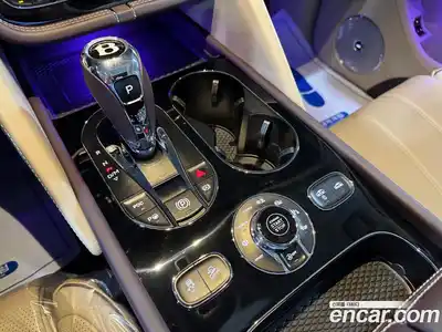 Bentley Bentayga 2021 4.0 гидро, миниатюра 12