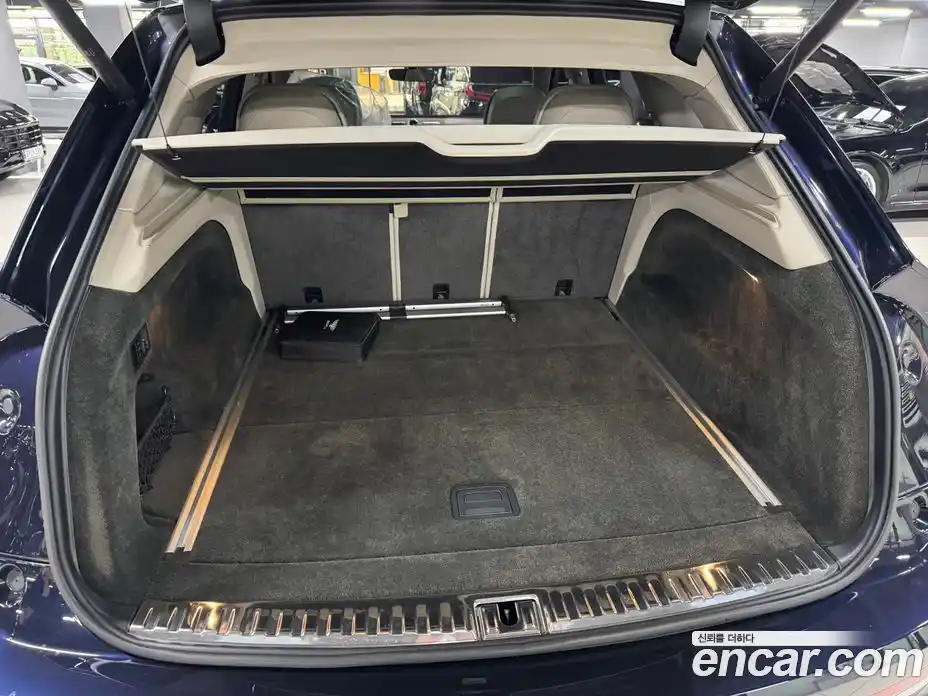 Bentley Bentayga 2021 4.0 гидро, фото 15