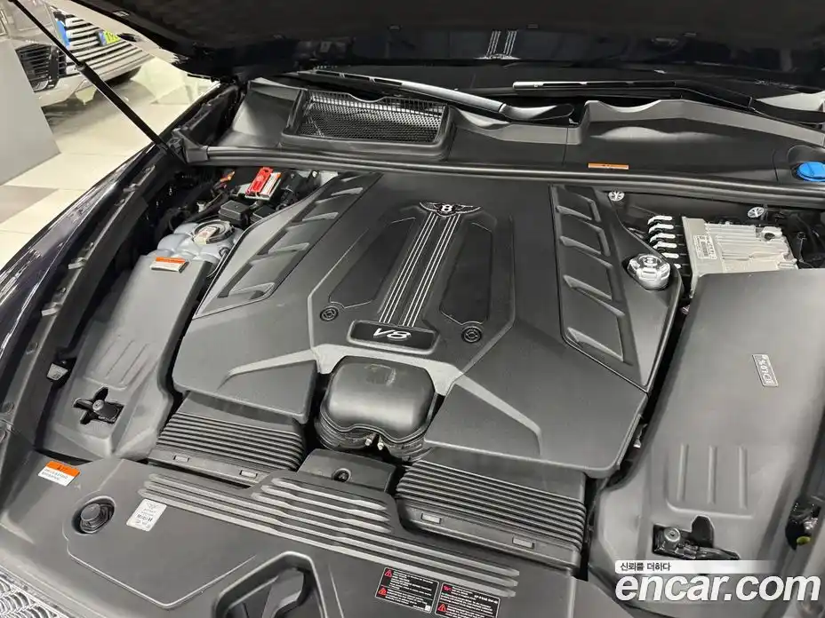 Bentley Bentayga 2021 4.0 гидро, фото 5