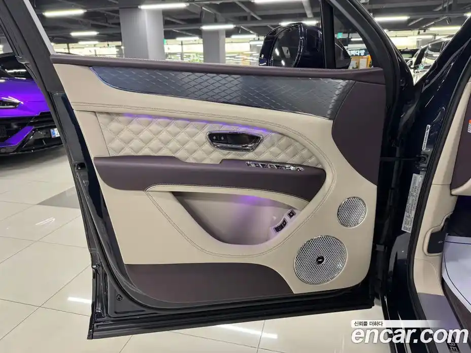 Bentley Bentayga 2021 4.0 гидро, фото 7