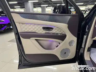 Bentley Bentayga 2021 4.0 гидро, миниатюра 7