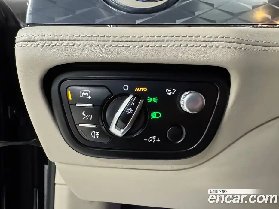 Bentley Bentayga 2021 4.0 гидро, фото 9