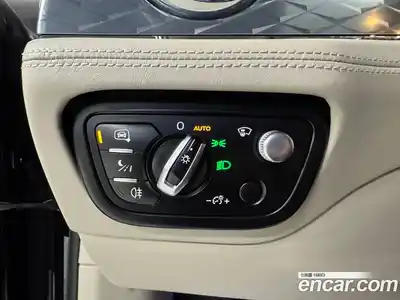 Bentley Bentayga 2021 4.0 гидро, миниатюра 9