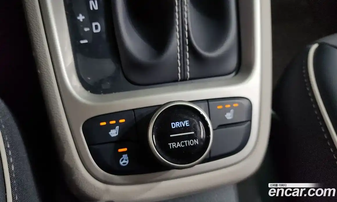 Hyundai Venue 2019 1.6 автомат (гидро), фото 17