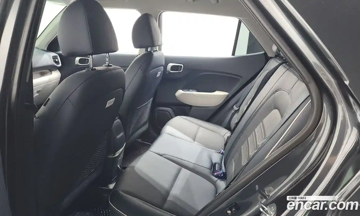 Hyundai Venue 2019 1.6 автомат (гидро), фото 26