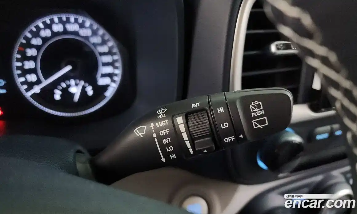 Hyundai Venue 2019 1.6 автомат (гидро), фото 29
