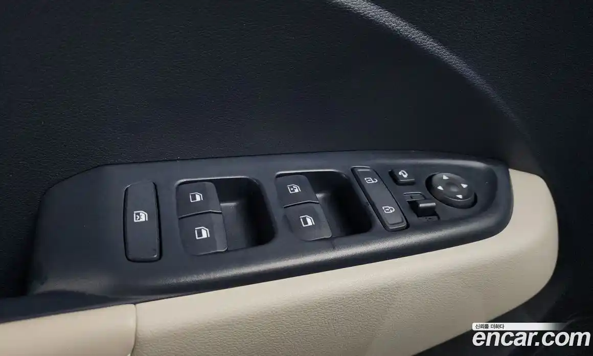 Hyundai Venue 2019 1.6 автомат (гидро), фото 30