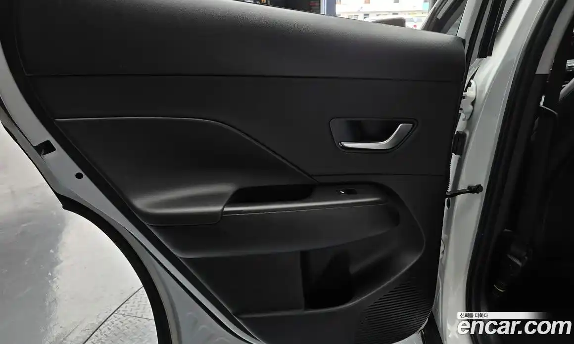 Hyundai Kona 2025 1.6 автомат (гидро), фото 15